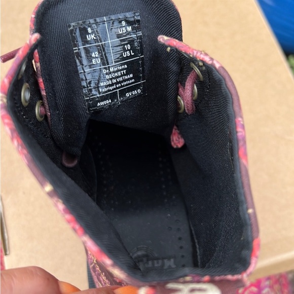 New Dr. Martens Cherry Red Victorian Floral Toile de Jouy Boots - Picture 16 of 16